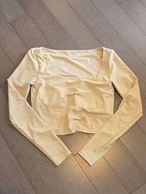 Old Navy Cream Long Sleeve Square Neck Crop Top